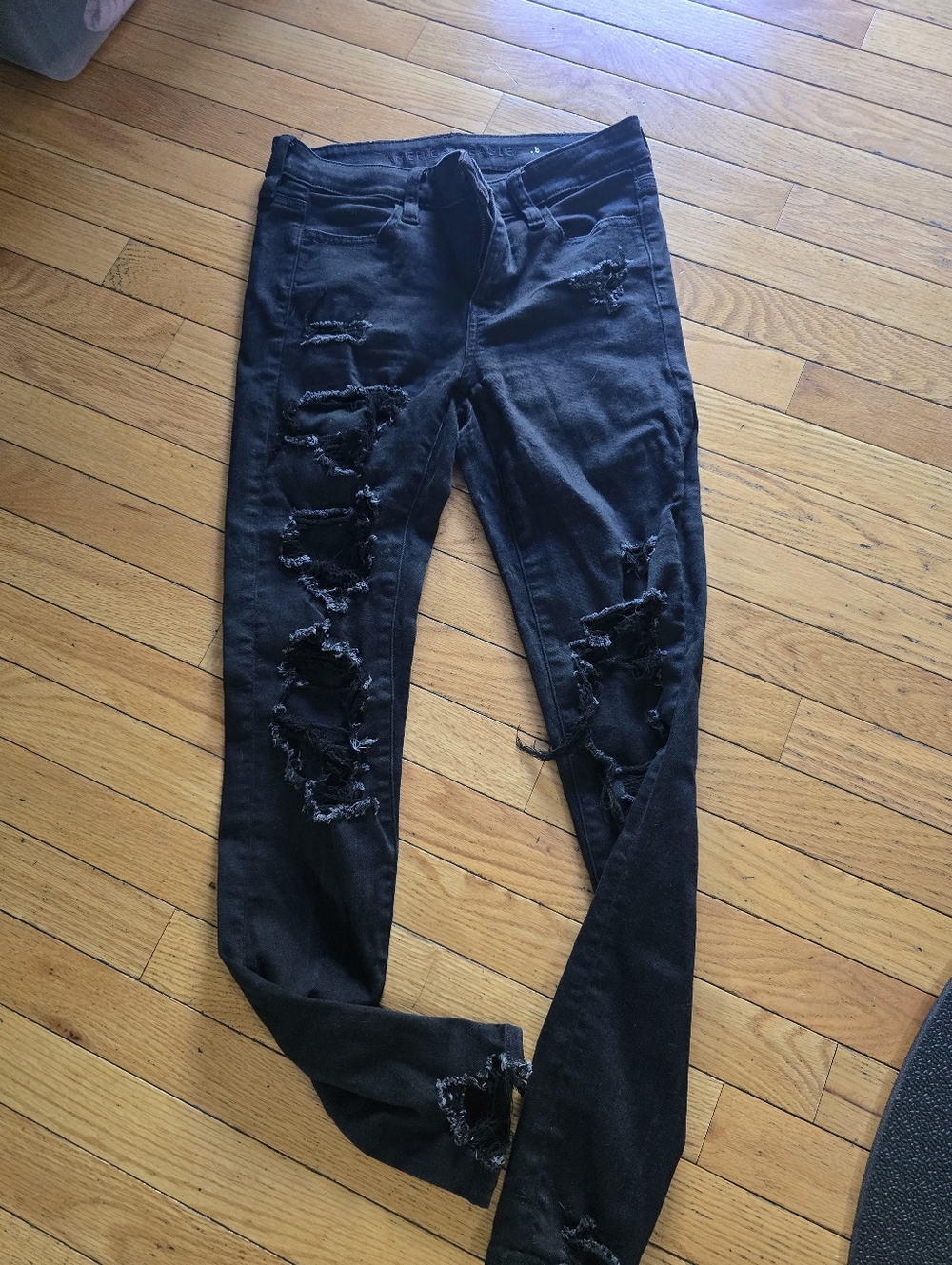 Black Distressed Skinny Jeans AE American Eagle Sz 4